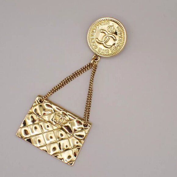 CHANEL CC Logo Matelasse Motif Pin Brooch 94A Gold-Plated Accessory